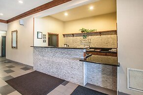 Quality Inn & Suites East Troy I-43