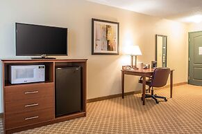 Quality Inn & Suites East Troy I-43