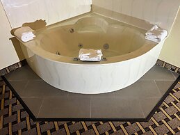 Quality Inn & Suites East Troy I-43