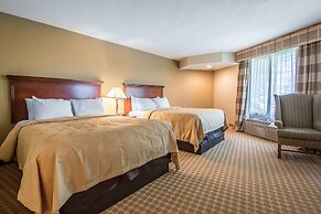 Quality Inn & Suites East Troy I-43