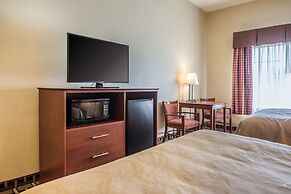 Quality Inn & Suites East Troy I-43