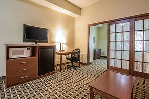 Quality Inn & Suites East Troy I-43