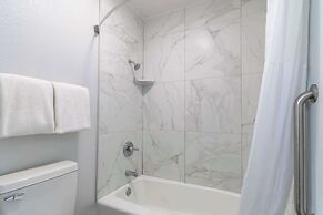 Studio 6 Suites Madera, California - Yosemite