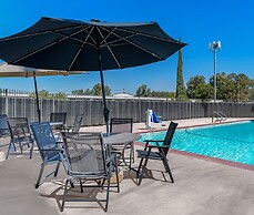Studio 6 Suites Madera, California - Yosemite