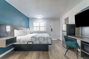 Studio 6 Suites Madera, California - Yosemite