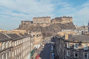 DoubleTree by Hilton Edinburgh City Centre