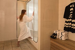 Royal Hotel Calgary, Trademark Collection by Wyndham