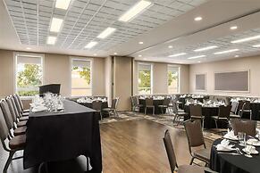 Grand Hotel & Conference Centre Calgary Airport, an Ascend Collection 