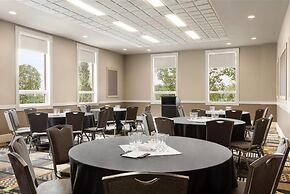 Grand Hotel & Conference Centre Calgary Airport, an Ascend Collection 