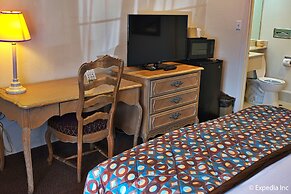 Anaheim Discovery Inn & Suites