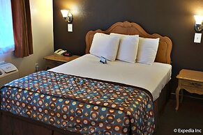 Anaheim Discovery Inn & Suites