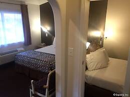 Anaheim Discovery Inn & Suites