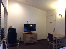 Anaheim Discovery Inn & Suites