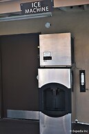 Anaheim Discovery Inn & Suites