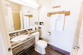 Anaheim Discovery Inn & Suites