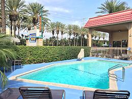 Anaheim Discovery Inn & Suites