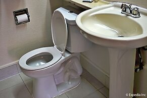 Anaheim Discovery Inn & Suites