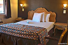 Anaheim Discovery Inn & Suites