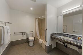 Anaheim Discovery Inn & Suites