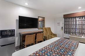 Anaheim Discovery Inn & Suites