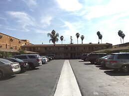 Anaheim Discovery Inn & Suites
