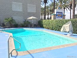 Anaheim Discovery Inn & Suites
