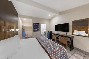Anaheim Discovery Inn & Suites