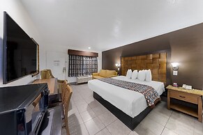 Anaheim Discovery Inn & Suites