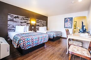 Anaheim Discovery Inn & Suites