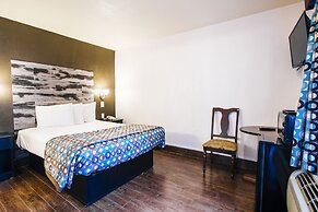 Anaheim Discovery Inn & Suites