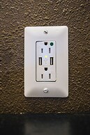 Anaheim Discovery Inn & Suites