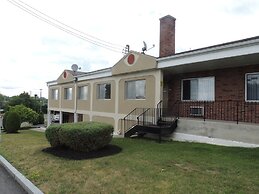 Econo Lodge Dewitt I-90