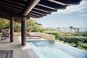 Four Seasons Resort Punta Mita