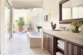 Four Seasons Resort Punta Mita