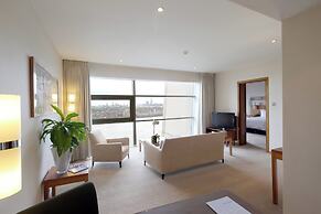 Canary Riverside Plaza Hotel