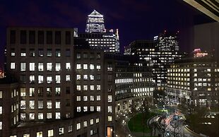 Canary Riverside Plaza Hotel