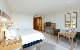 Canary Riverside Plaza Hotel