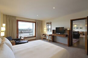 Canary Riverside Plaza Hotel