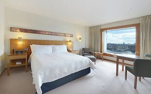 Canary Riverside Plaza Hotel