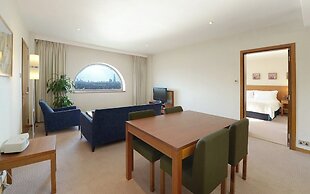 Canary Riverside Plaza Hotel