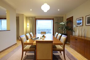 Canary Riverside Plaza Hotel