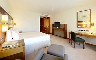 Canary Riverside Plaza Hotel