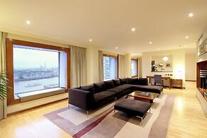 Canary Riverside Plaza Hotel