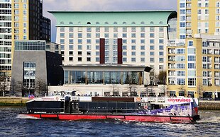 Canary Riverside Plaza Hotel