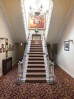 Castle Oaks House Hotel