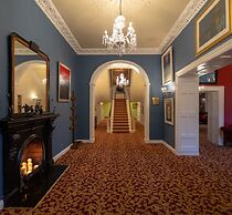 Castle Oaks House Hotel