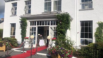 Castle Oaks House Hotel