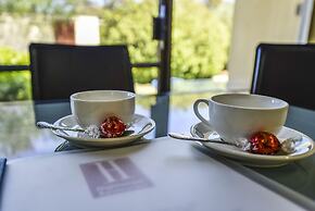 William Macintosh Motor Lodge