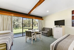 William Macintosh Motor Lodge