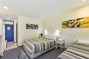 William Macintosh Motor Lodge